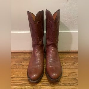 EUC Lucchese cowboy boots. Great condition, like new.